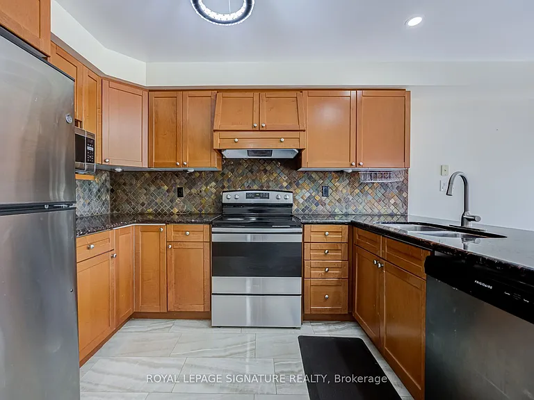44 Selby Dr — Photo 18