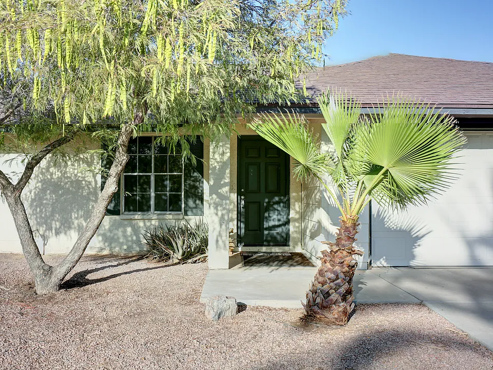 1453 S Cochise