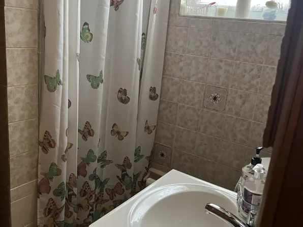 1265 W 24th St, Hialeah, FL