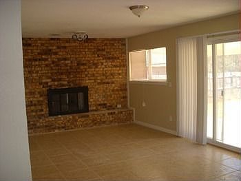 3rd image of 5821 Walraven Cir