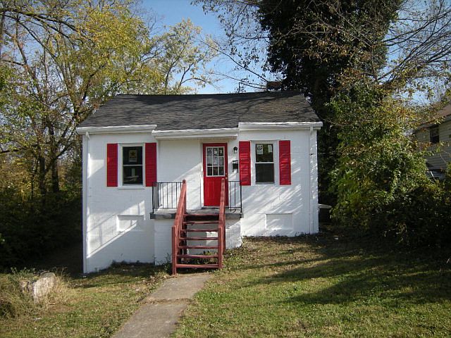 1st image of 216 Earlene Ct