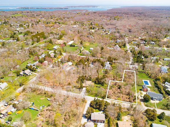3rd image of 5 Lake Dr