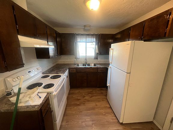 2nd image of 618 Berkshire St #618