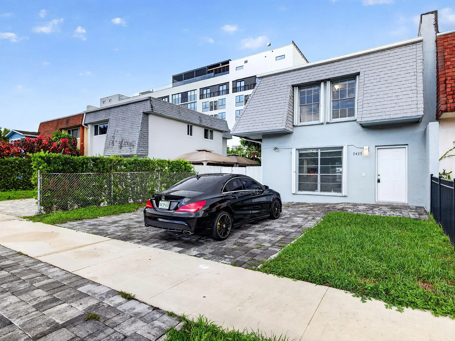 3 bed, 2.5 bath, 1728 sqft, $3,500 — Photo 3