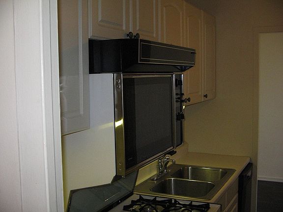 4th image of 3950 N Lake Shore Dr APT 2023D