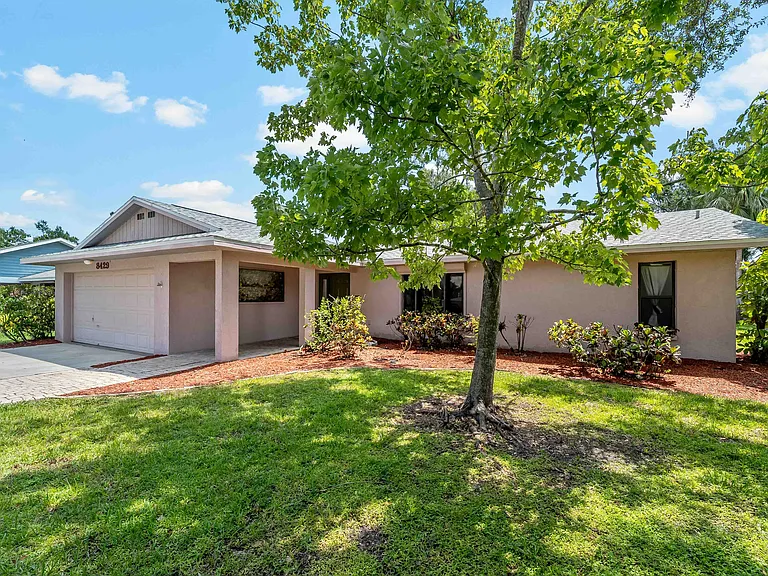8429 Cypress Lake Cir — Photo 1