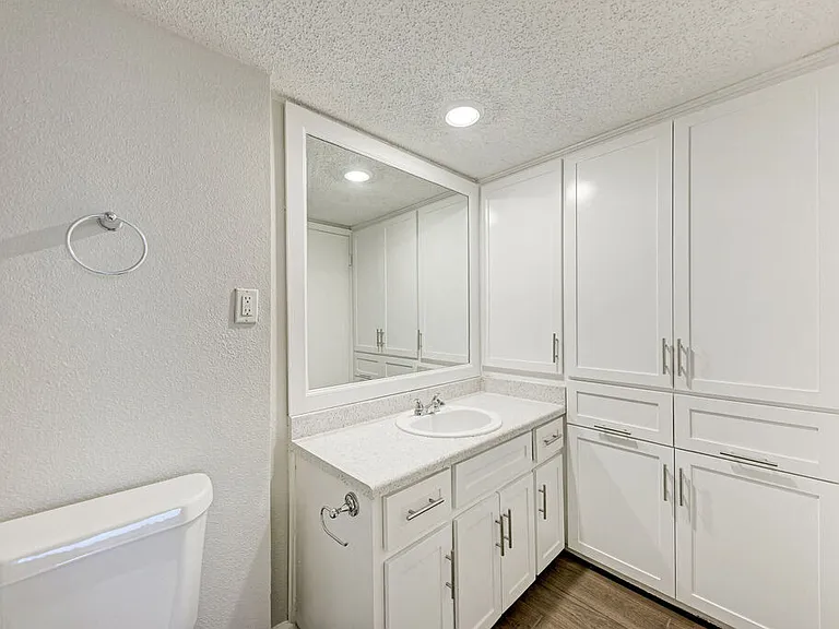 Austin Parke Apartments — Photo 8