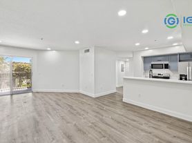 470 S Park Rd, Hollywood, FL