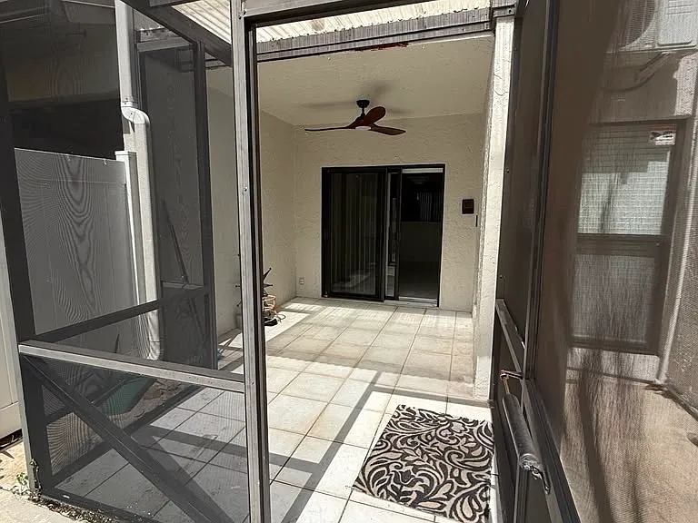 6744 Canary Palm Cir — Photo 21