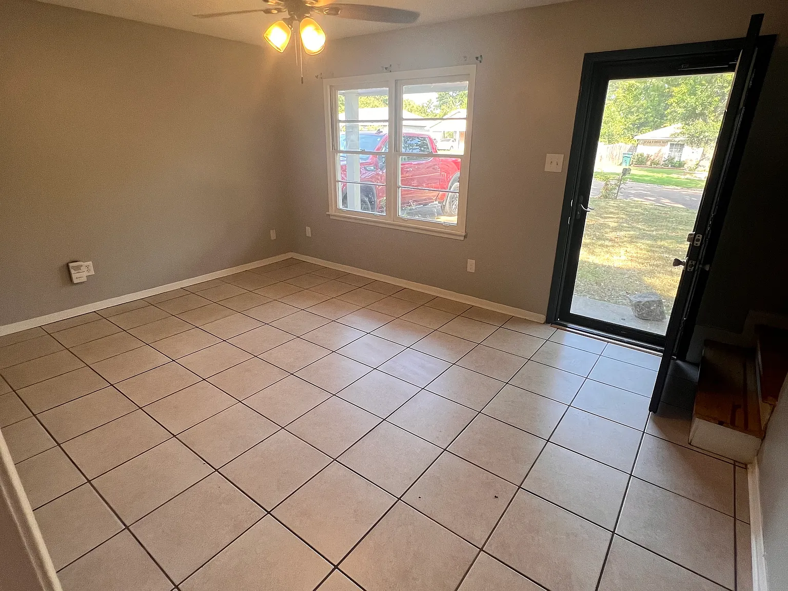 4 bed, 1184 sqft, $1,600 — Photo 4