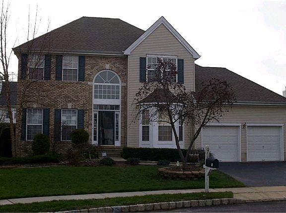 House on Cul-De-Sac