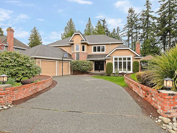2nd image of 20207 NE 39th St