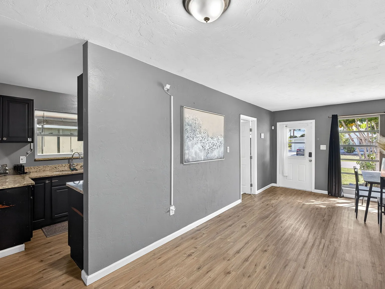 6 bed, 1600 sqft, $700 — Photo 4