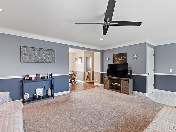 4th image of 2634 Spielman Rd