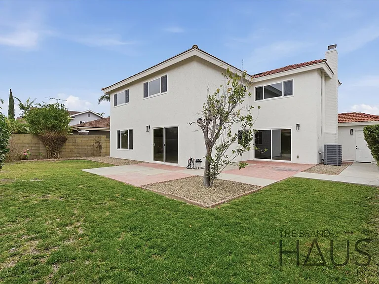 6861 Defiance Dr — Photo 14