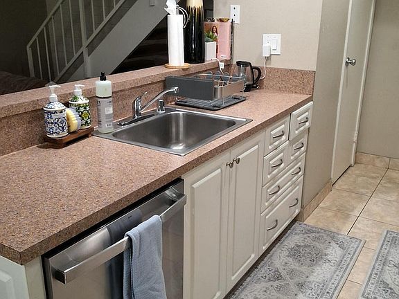 3rd image of 72599 Edgehill Dr Unit 3
