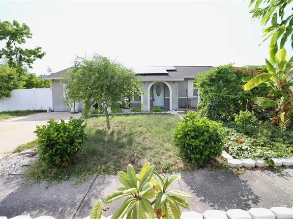 12656 Cumberland Dr, Largo, FL 33773