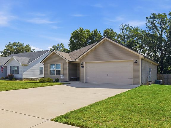 3rd image of 1441 Fredrick Dr