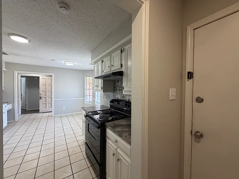 3401 Essex Ave — Photo 18