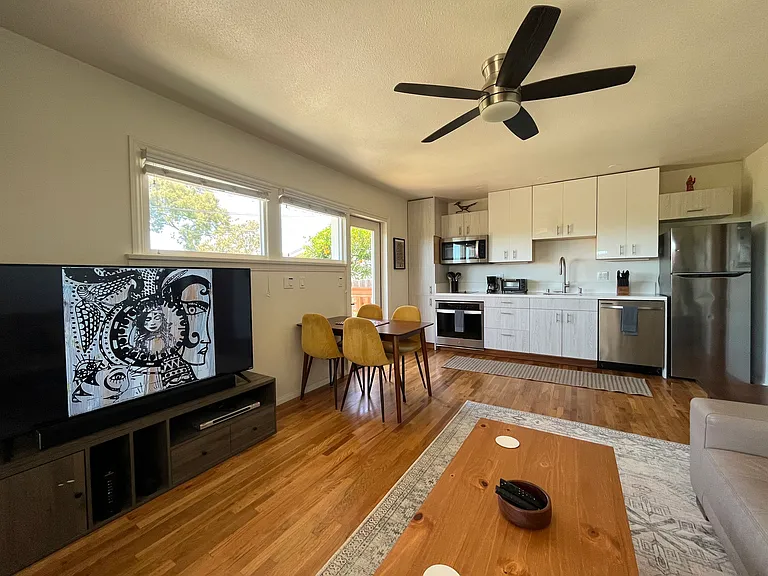 968 Corte Maria Ave — Photo 9