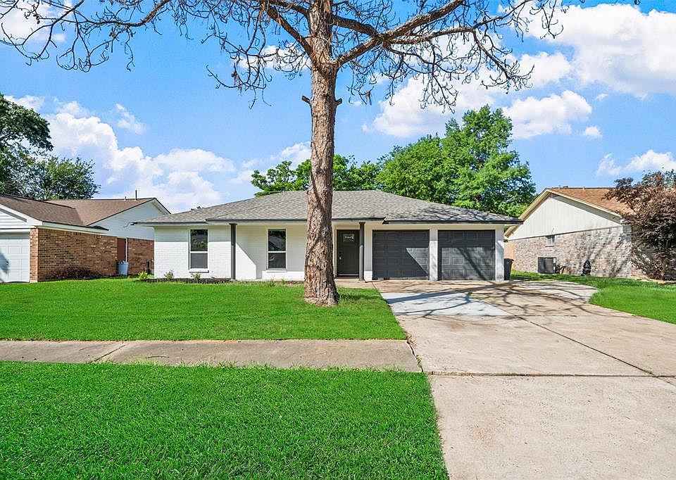 1st image of 10431 Heather Hill Drive