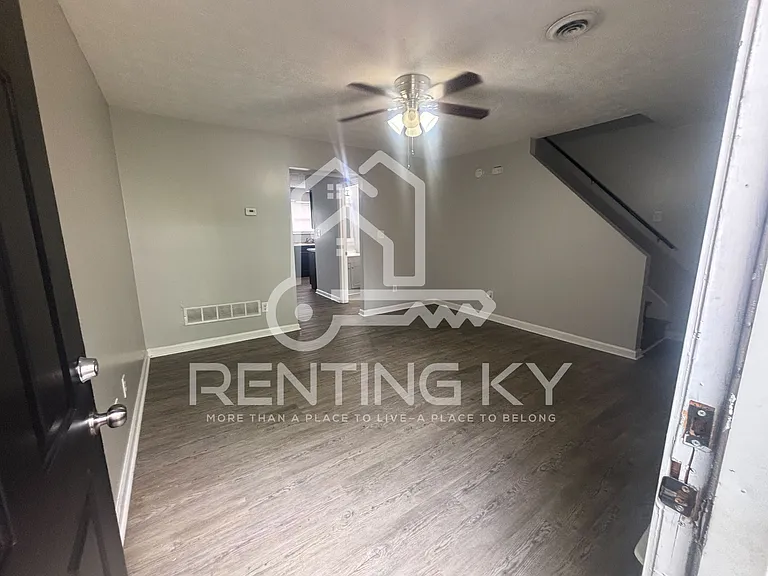 215 Peachtree Rd — Photo 3