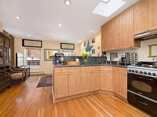 Rented by Sotheby's International Realty | media 14