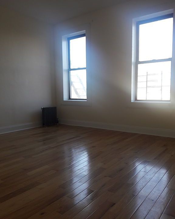 2nd image of 679 Waring Ave #Bl1