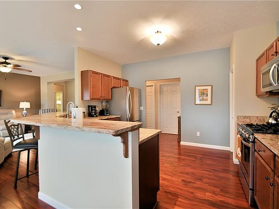 5th image of 5715 W Longridge Dr