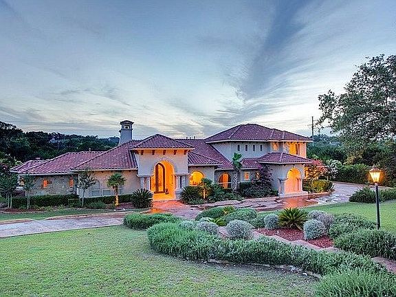 2nd image of 305 Bella Montagna Cir