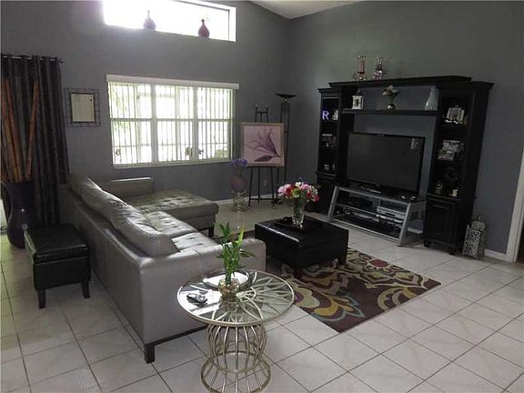 3rd image of 10663 Lago Welleby Dr