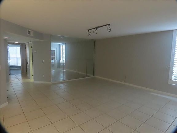 5th image of 308 N Shadowbay Blvd Unit 110