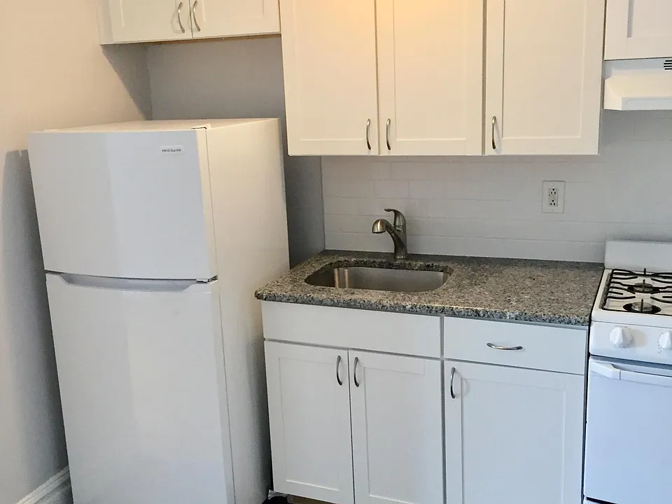 821 Bergen Ave #C14