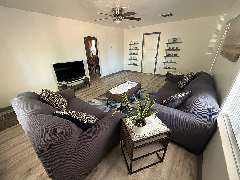3438 E Lee St — Photo 8