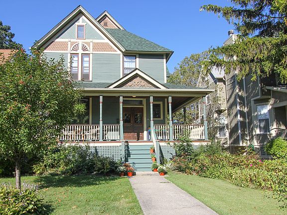 2nd image of 141 S Harvey Ave