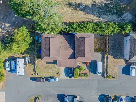 2nd image of 625 Clay St