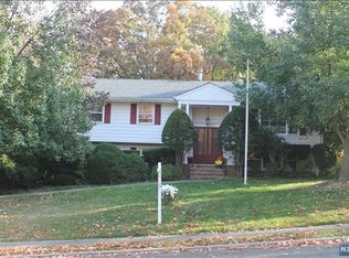 47 W Sheffield St, Oakland, NJ 07436