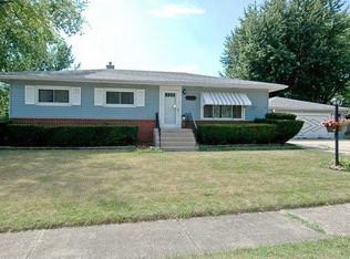 9N492 Hobart Dr, Elgin, IL 60123