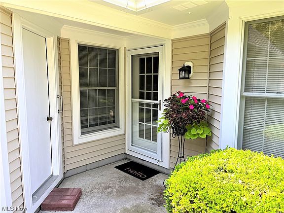 3rd image of 225 Westwind Dr APT 13