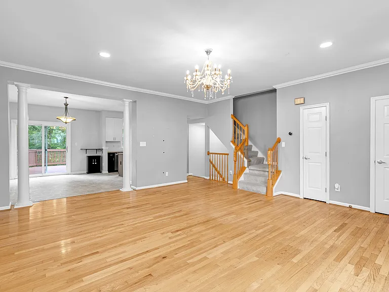 6880 Ridge Water Ct — Photo 3