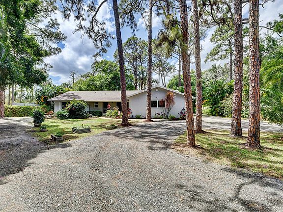 3rd image of 14961 Markland Ln