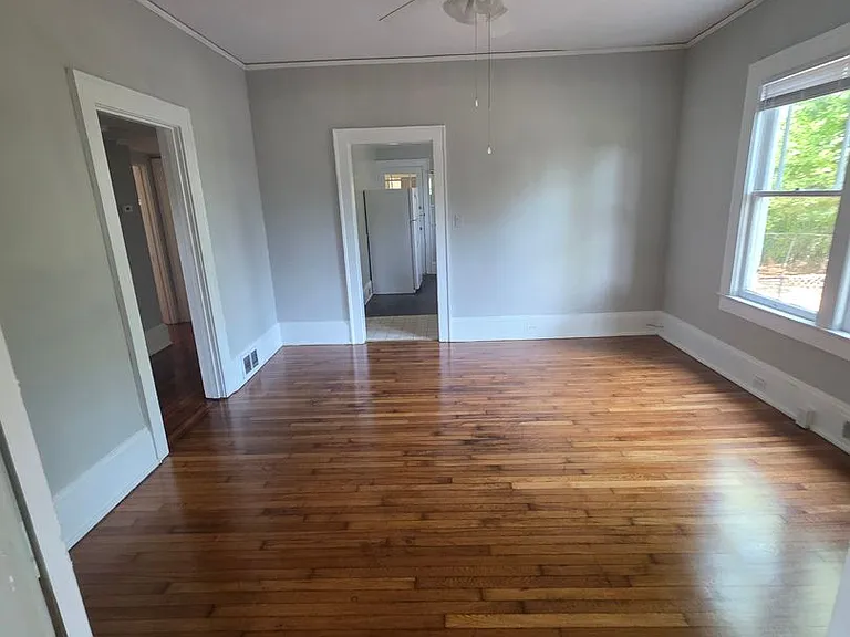 1346 Westbrook Plaza Dr — Photo 10
