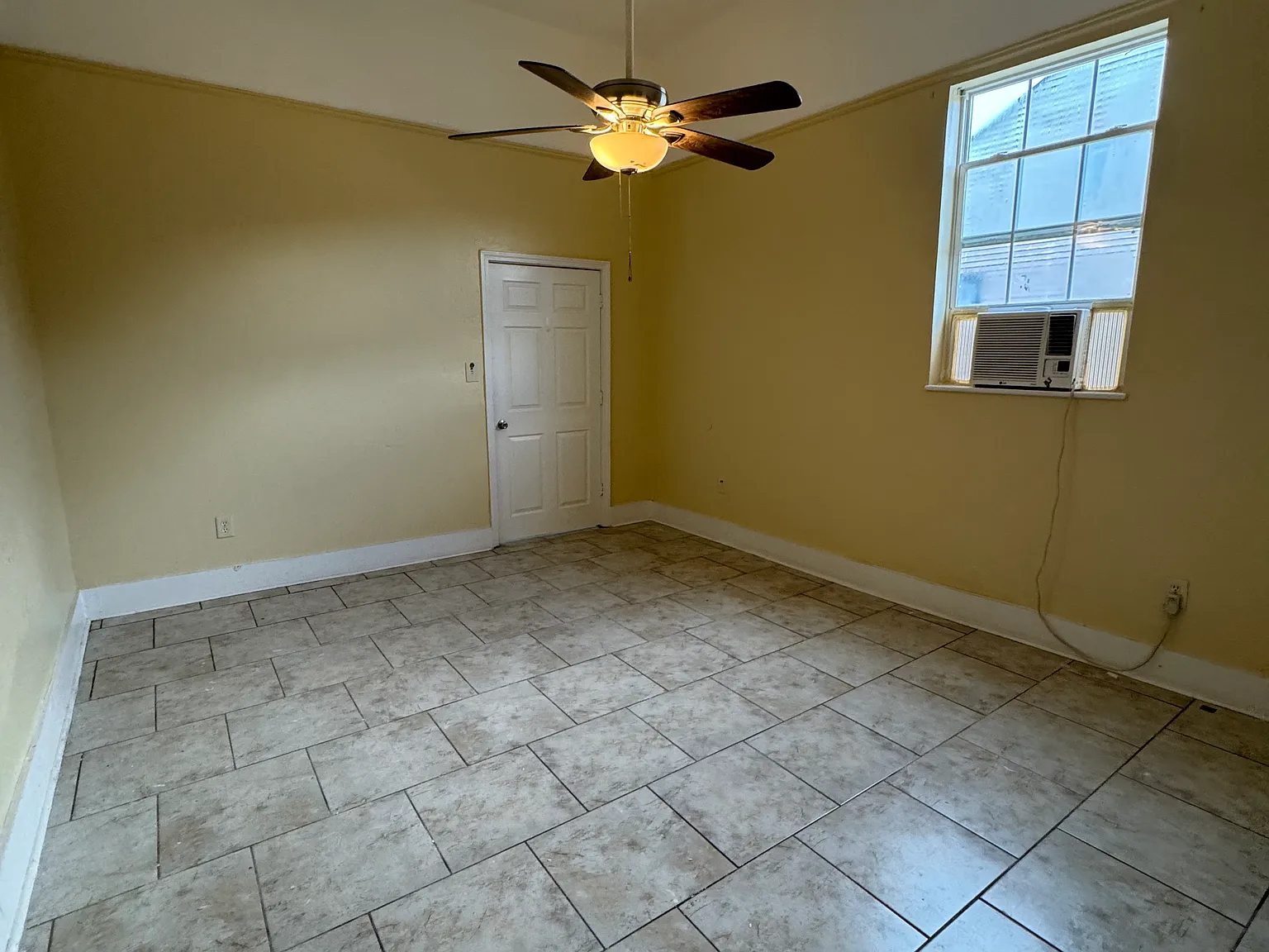 2 bed, 980 sqft, $1,500 — Photo 3