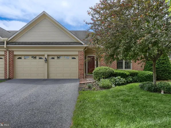 125 Almond Dr, Hershey, PA 17033