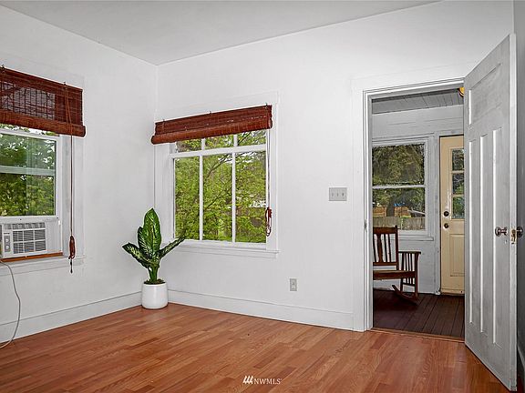 5th image of 104 S Market St