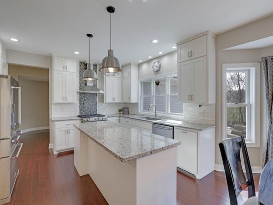 865 Bayside Ln, Mound, MN 55364