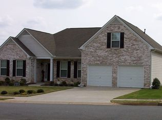 1044 Forest Creek Dr, Canton, GA