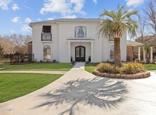 105 Woodbine Dr, Lafayette, LA 70503