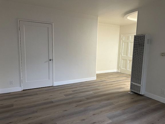 2nd image of 645 S Burnside Ave APT 2