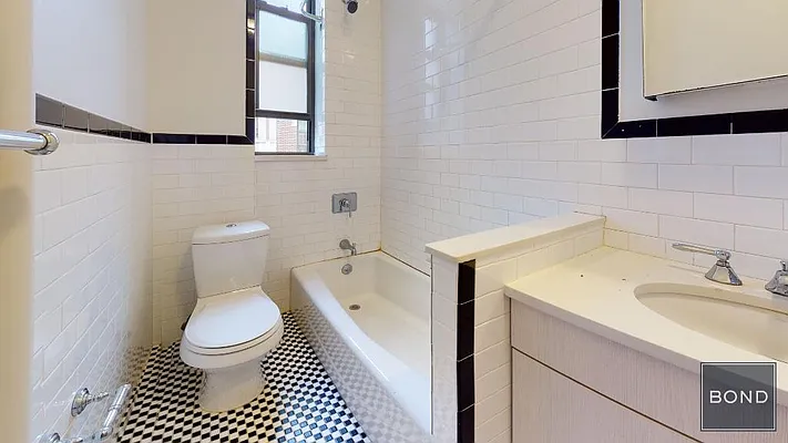 Rented by Bond New York | media 19